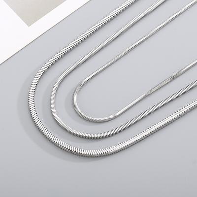 European and American Individual Rock Hip -hop Hip -hop Wind Titanium Steel Men and Women's Fang Snake Bone Necklace