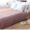 Couvre-lit en microfibre effet tresse 240 x 220 cm Rose