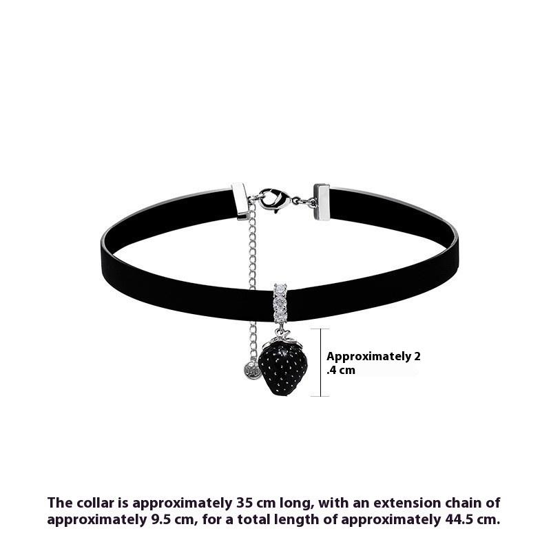 Black Butterfly Collar Women's Versatile Niche High-end Light Luxury Necklace Hip-hop Babes Personalized Pearl Necklace