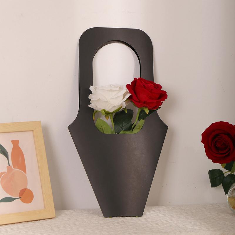 Flowers Arrangement Kraft Paper Bag Folding Portable Flower Packaging Box Waterproof Flower Basket Heart Handle Gift Tote Bags