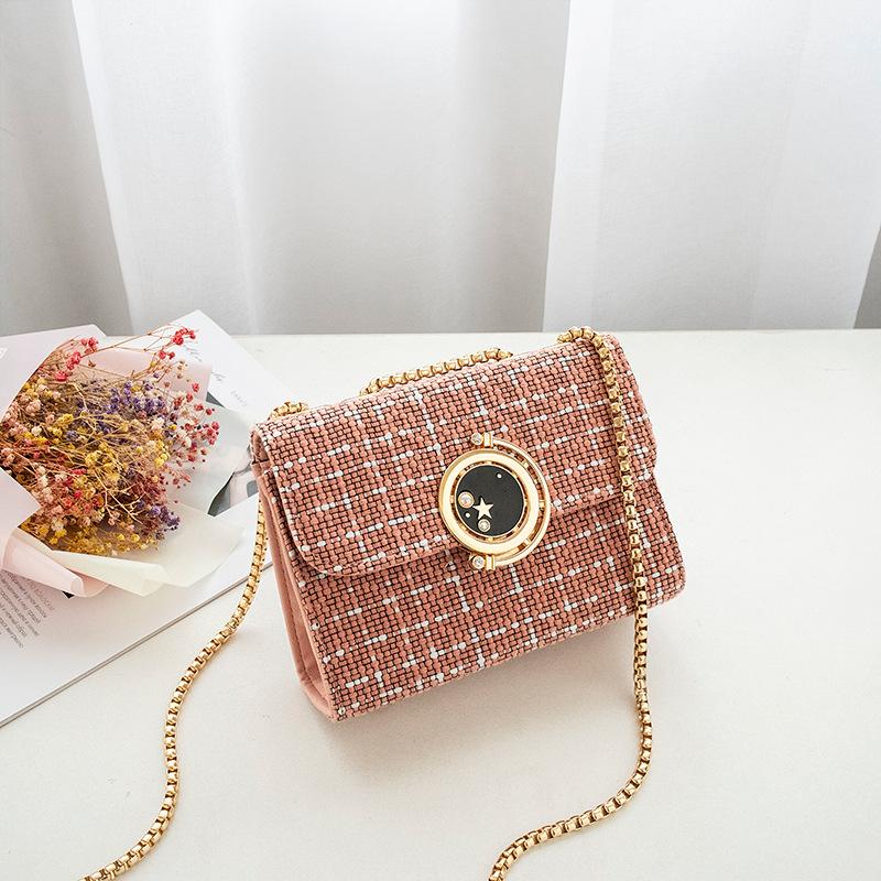 

Контрастная плетеная маленькая квадратная сумка модная на плечо сумка-мессенджер женская сумка осень и зима новый продукт персонализированная цепочка сумка для мобильного телефона розовый