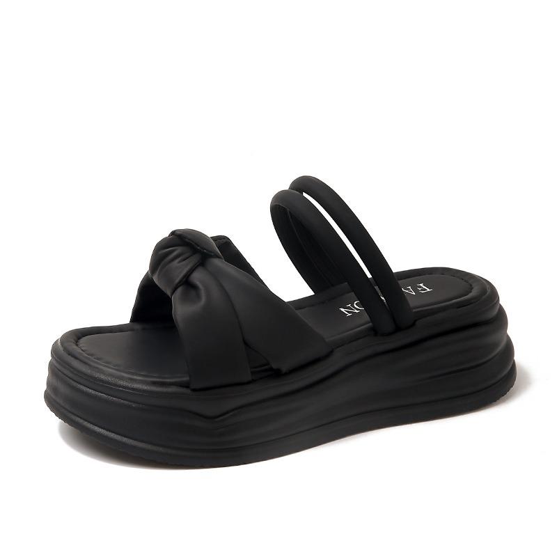 Two Wearing Cool Slippers Women's Summer New Platform Casual Drag Outer Slippers Beach Shoes