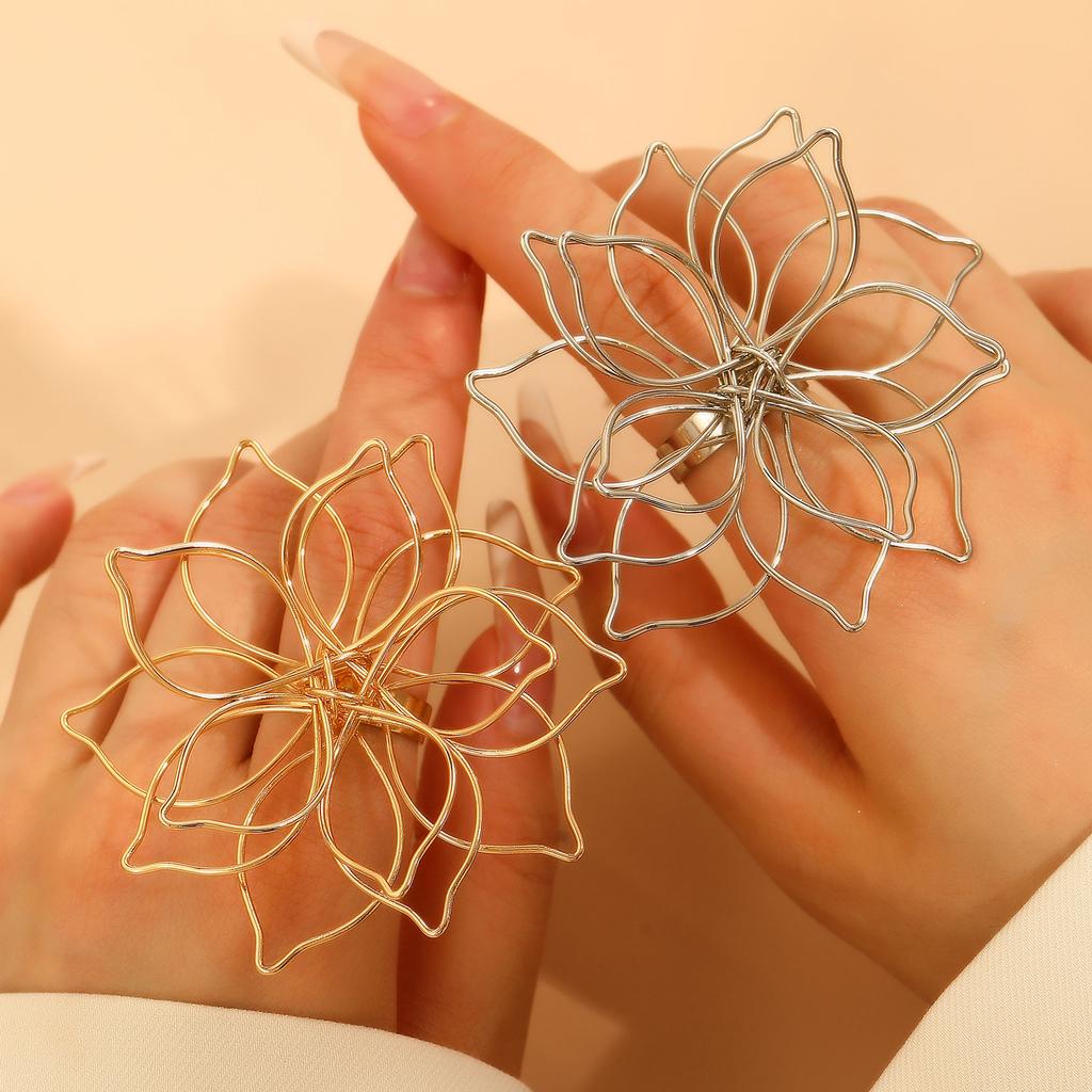 Exaggerated Hollow Metal Line Flower Big Ring for Women Trendy Metal Finger Ring Hip Hop Statement Party Jewelry New