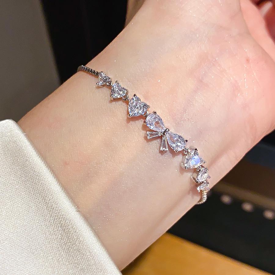Exquisite Heart & Bow Zircon Bracelet - Fashionable, High-End Hand Jewelry for Women
