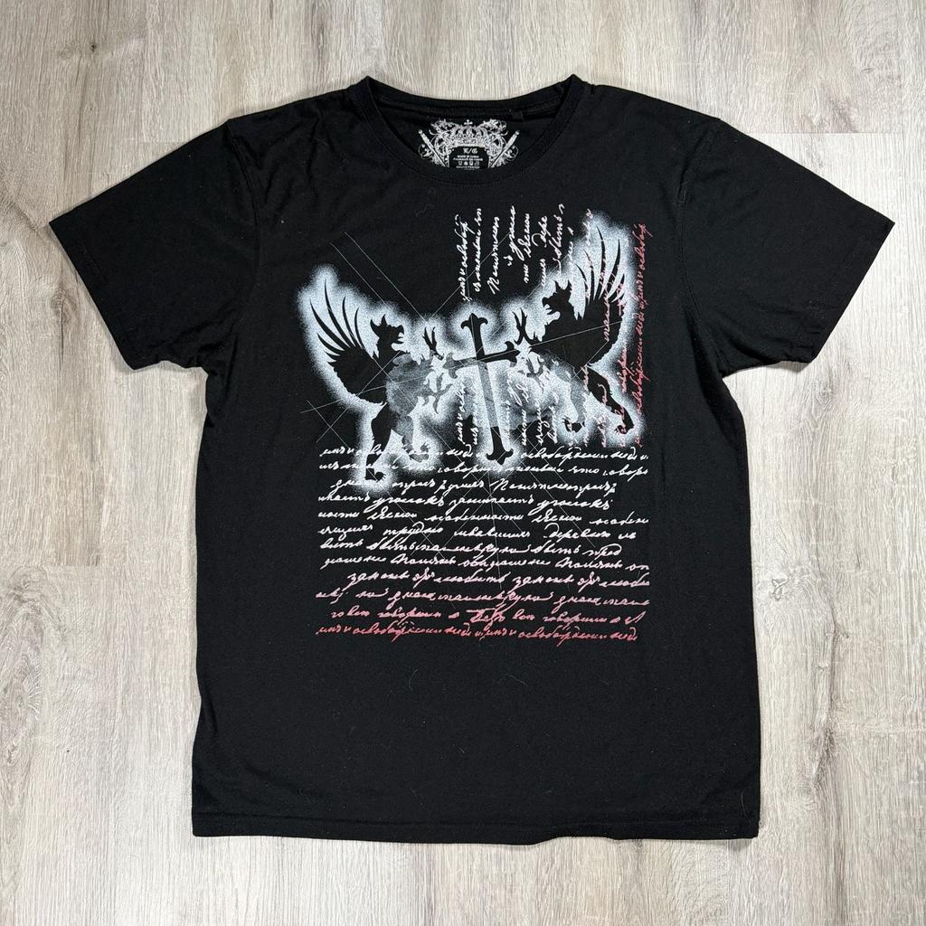 Y2K Grunge Graphic Tee with Cross and Winged Creature Print T-Shirt XL