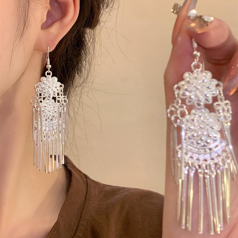 Yunnan Ethnic Style Handmade Tassel Earrings for Women