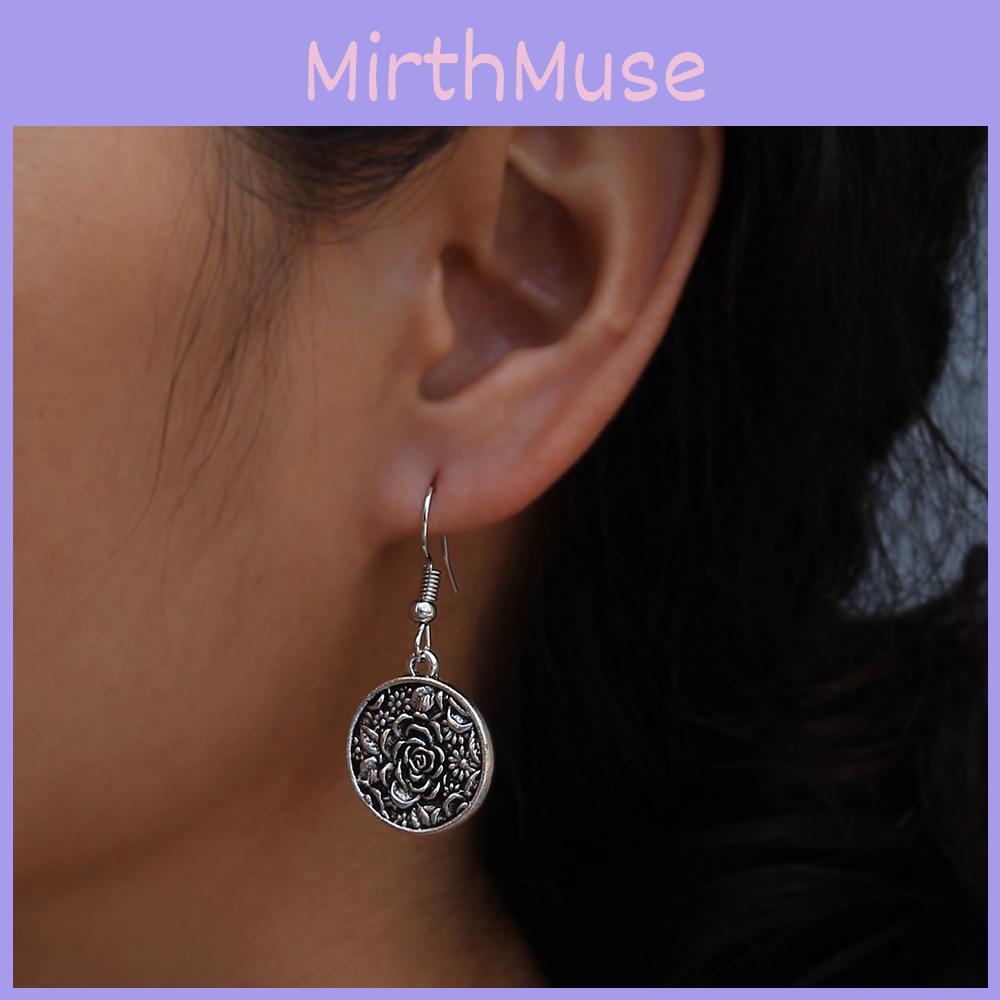 Vintage Floral Metal Earrings For Women With Geometric Design For Wedding And Gift Giving