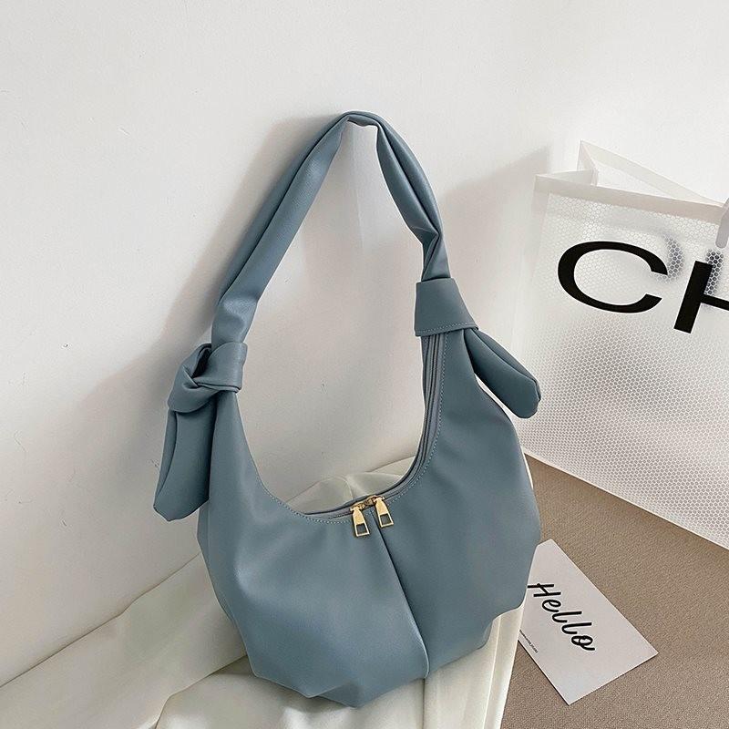 

Trendy Stylish Soft Shoulder Bag In Multiple Colors Perfect For Daily Use And Fashion Lovers синій