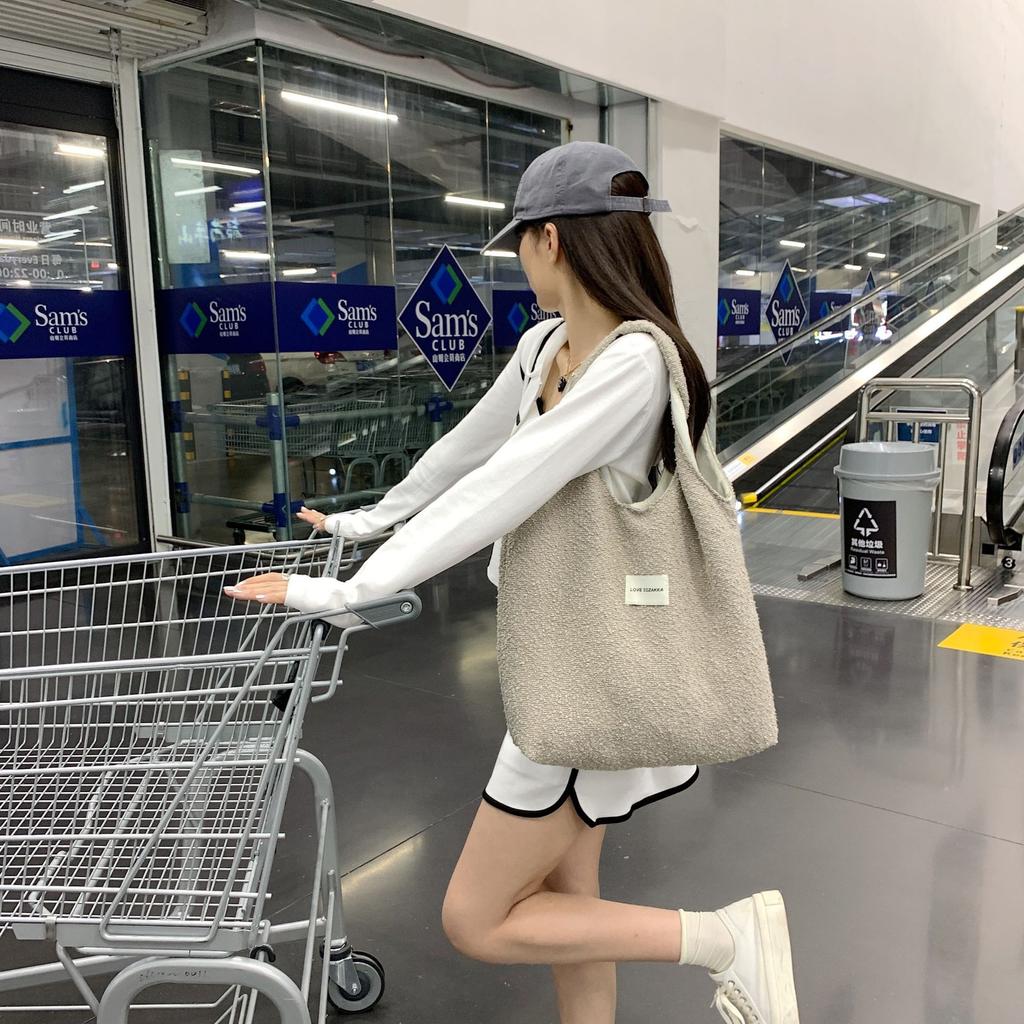 Dámská vlněná taška přes rameno Harajuku univerzální velkokapacitní vintage vesta