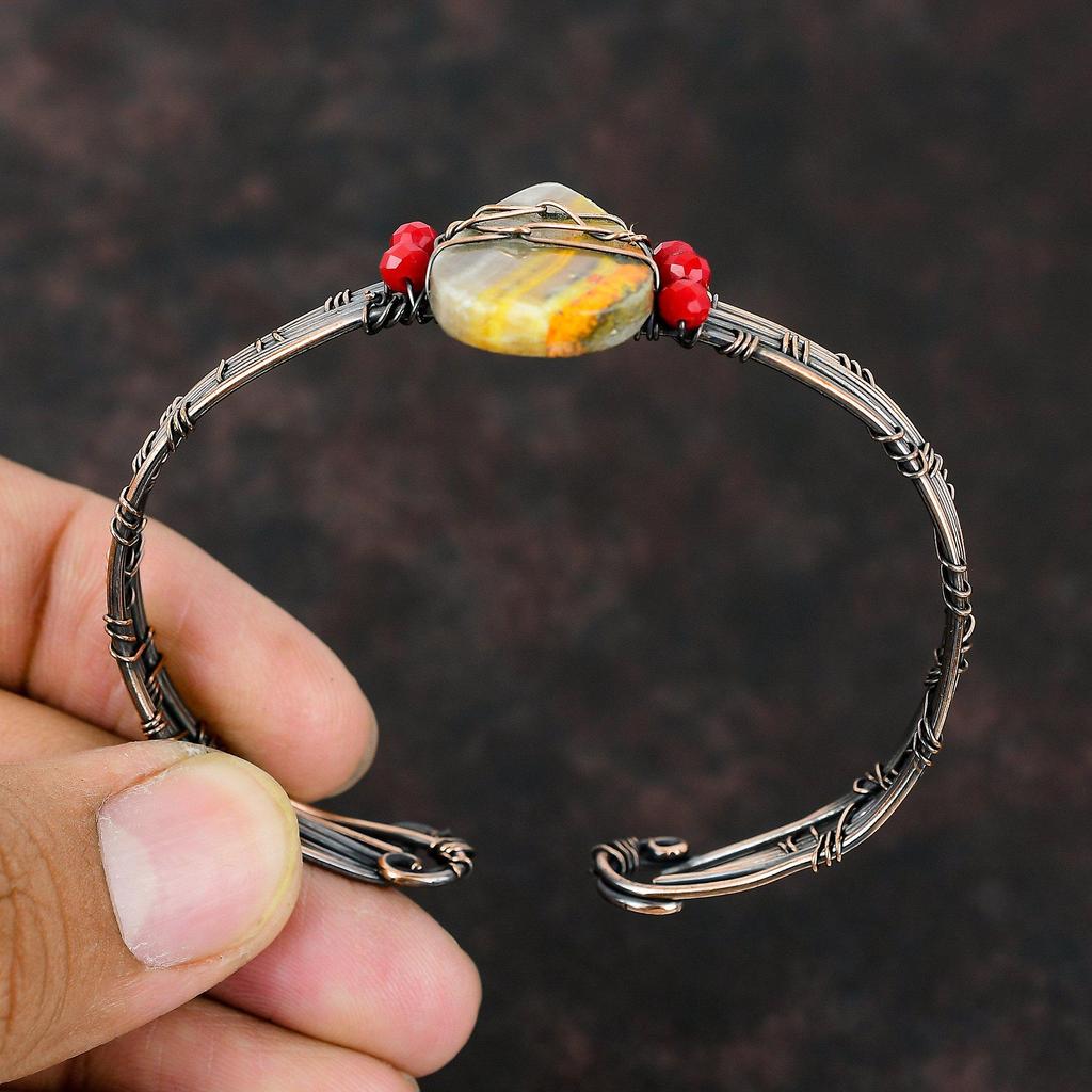 Hummeljaspis Kupfer Armreif Rotes Korallenperlen Armband Kupferdraht umwickelter Armreif Handgefertigt Verstellbarer Armreif Edelstein Armreif Zum Geschenk