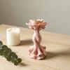 3D-gedruckte elegante verdrehte Kleiderfigurine, Kleine Rosenblütenstatue für Wohnzimmer, Schlafzimmer, Regal, TV-Schrank Dekoration