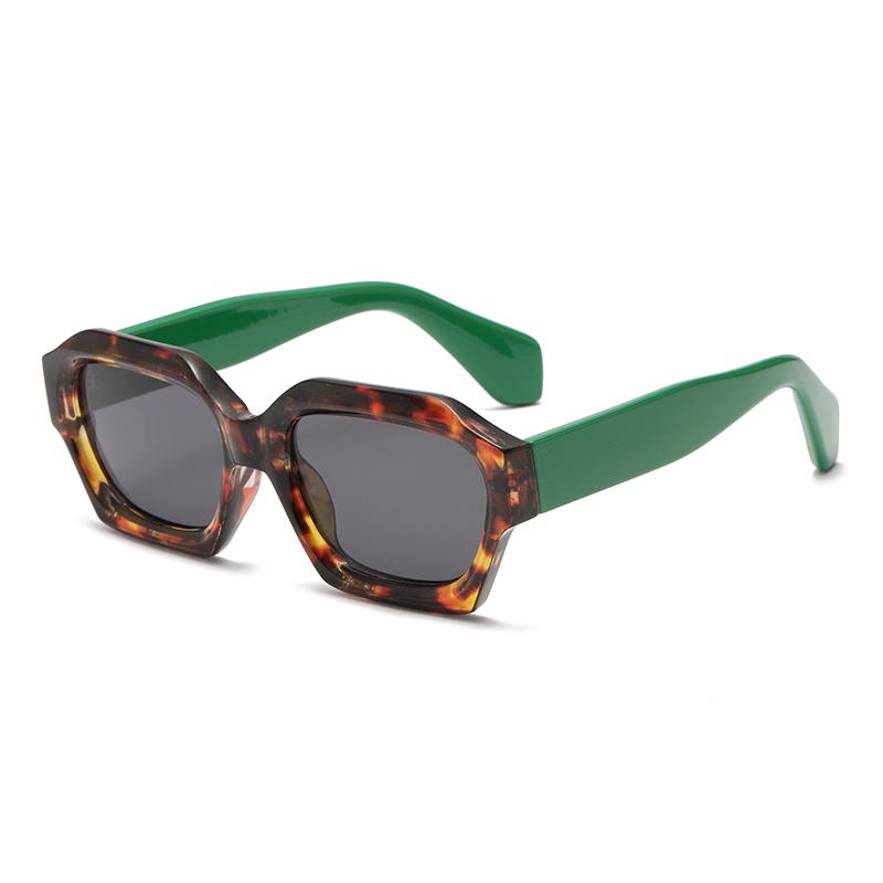 Fashion Square Frame Women Sunglasses Black Color Brand Design Personalized Punk Trendy Sun Glasses UV400 Eyeglasses