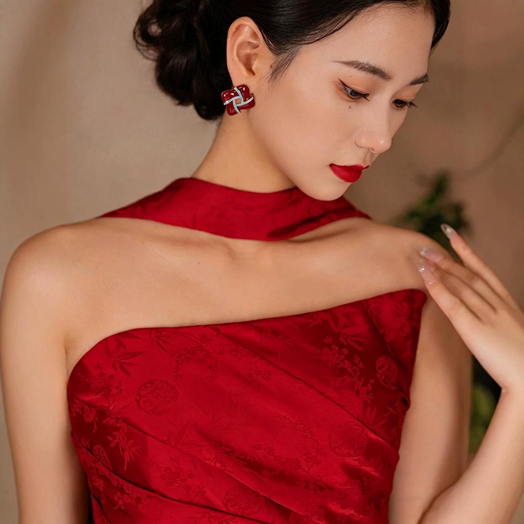 New Chinese morning gown dress New bridal wedding engagement toast dress Red tube top light luxury niche skirt