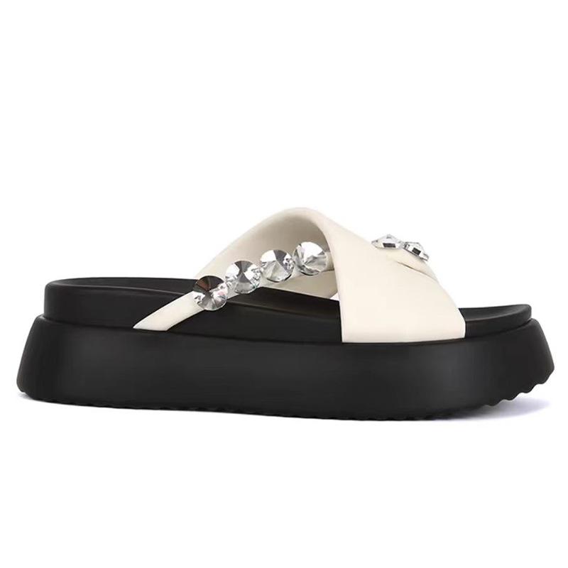 

2025 новые маленькие размеры 313233 какао-пуфсы, стразы, ноги, пляжные шлепанцы на толстой подошве, женские сандалии для ношения летом 31 белый