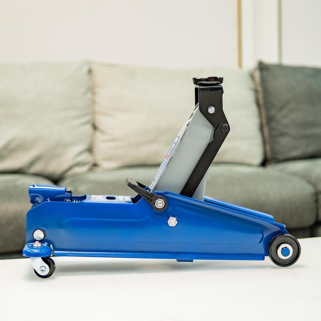 Kecheng KC883004 3-Ton Horizontal Hydraulic Jack for Cars, Vans, and SUVs