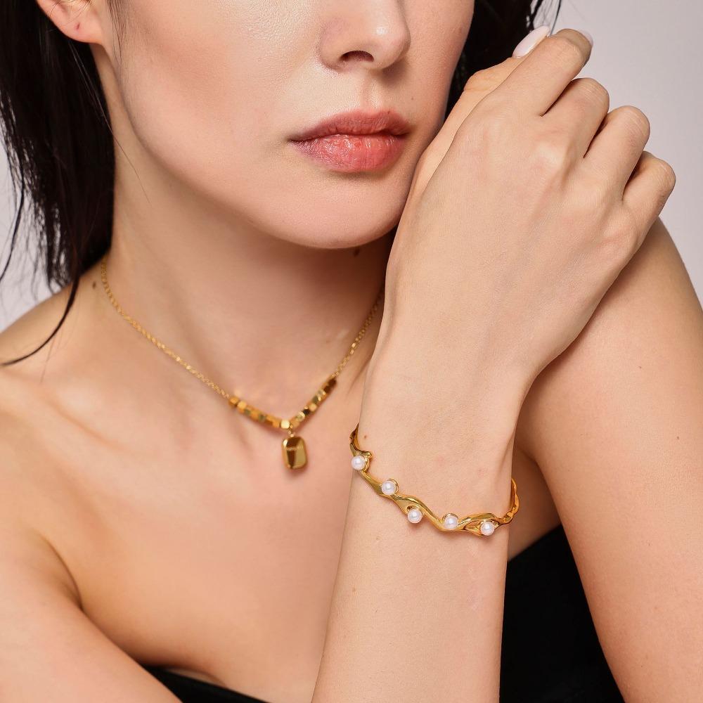 Zinc Zinc Alloy Pearls Golden Bracelet Irregular Silver Wrist Circle Classic Wave Shaped Bracelet  Decoration