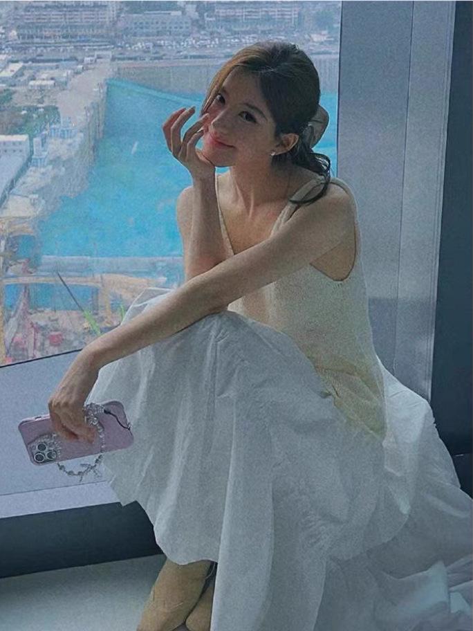 Zhao Lusi-Inspired 2025 Autumn Casual Jacket & Knitted Skirt Set