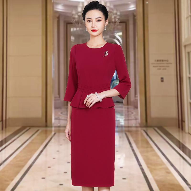 2023 Autumn Elegant Red Ruffled Two-Piece Slimming Dress for Young Mothers