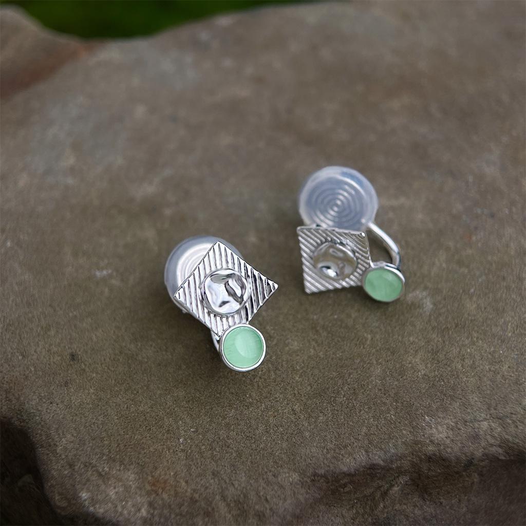 

Antidote Original Gold-Plated Green Cat s Eye Stone Stud Earrings for Women - Niche Design