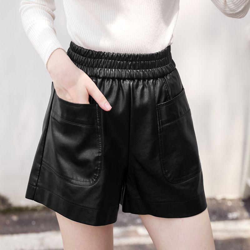 

2026 Spring/Autumn Plus Size PU Leather Wide Leg Shorts for Women - Trendy, Slimming, and Loose Fit Large L (95-110 Jin)