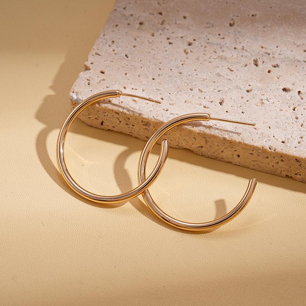 Smooth Geometric Round Silver Needle Stud Earrings, Metallic Sense, Fashionable and Versatile Temperament Earrings