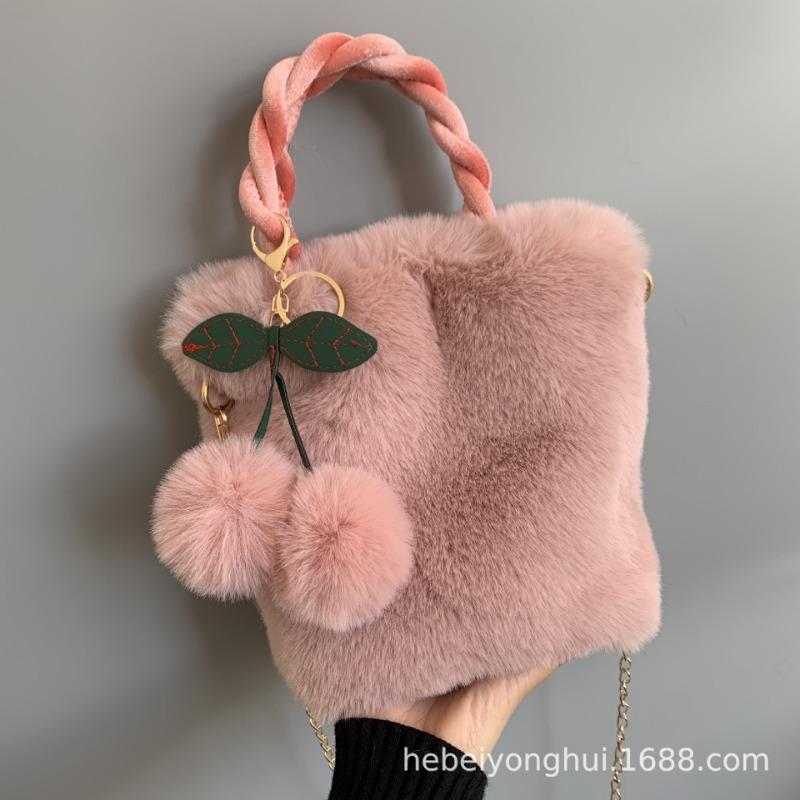 

Милая плюшевая сумка, сумка с вишнями, женская портативная сумка-тоут, новая осенне-зимняя плюшевая сумка, наплечная сумка-мессенджер.