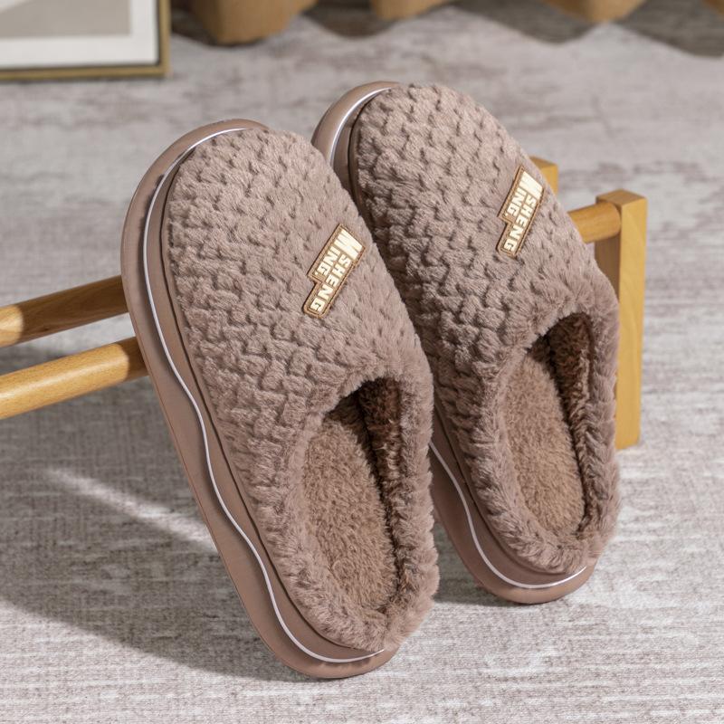 

Новые конфетно-цветные хлопковые тапочки зимние домашние бархатные теплые домашние толстая подошва нескользящие увеличивающие рост тапочки для пары 44-45 кофейный