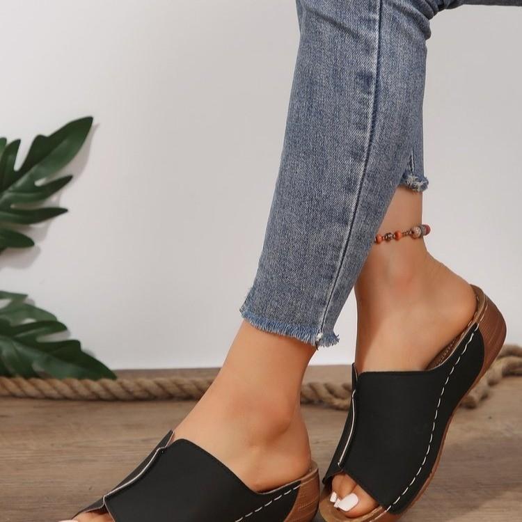 Neue ausländische Handels-Keilabsatz-Hausschuhe Damen Dicke Sohle Damen Sandalen Lässig und leicht Große Größe Damenhausschuhe