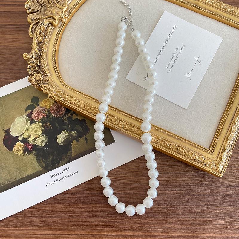 Korean Children's High-Gloss Pearl Luxury Necklace - Elegant Girl's Niche Clavicle Chain