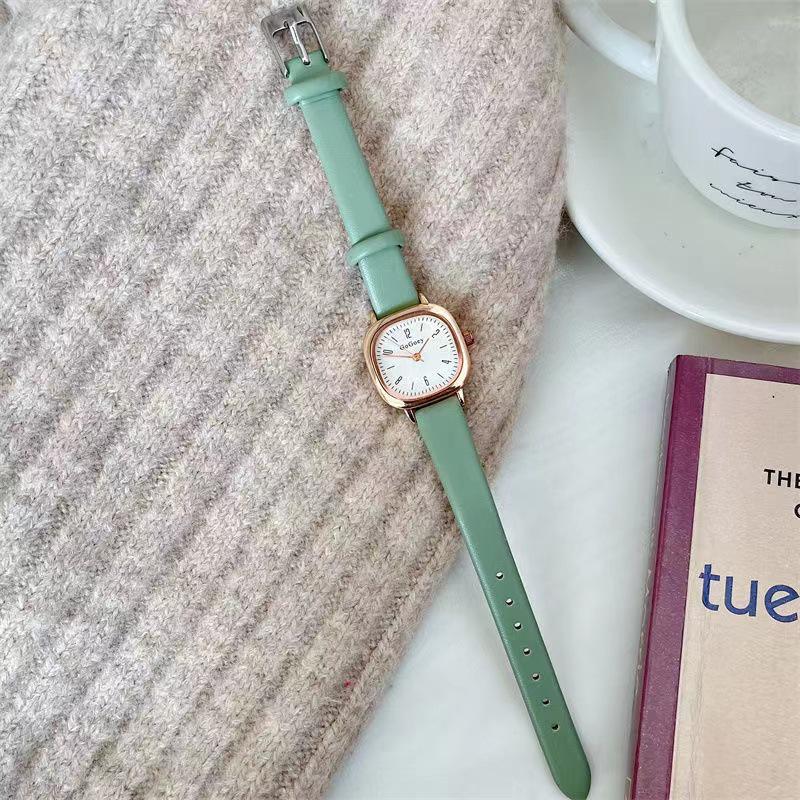 

Retro Women s Korean Style Leather Strap Waterproof Quartz Watch зелёный