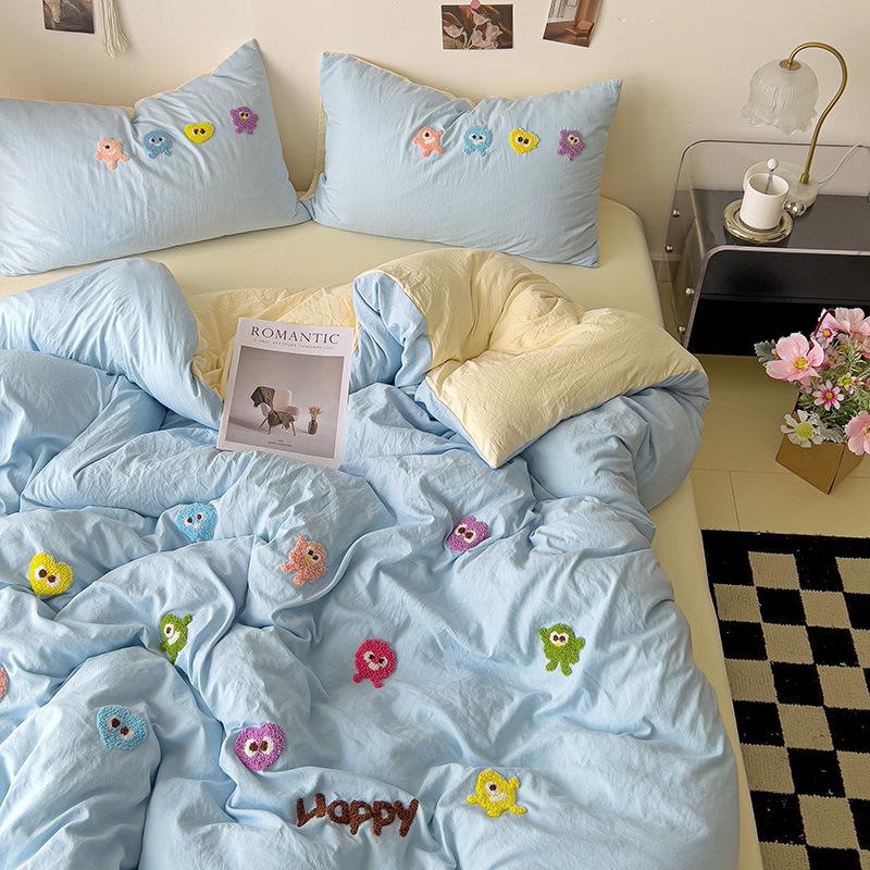 Super Soft Cotton Chenille Bear Embroidery Bedding Set - 4-Piece Simple Cartoon Duvet & Sheet