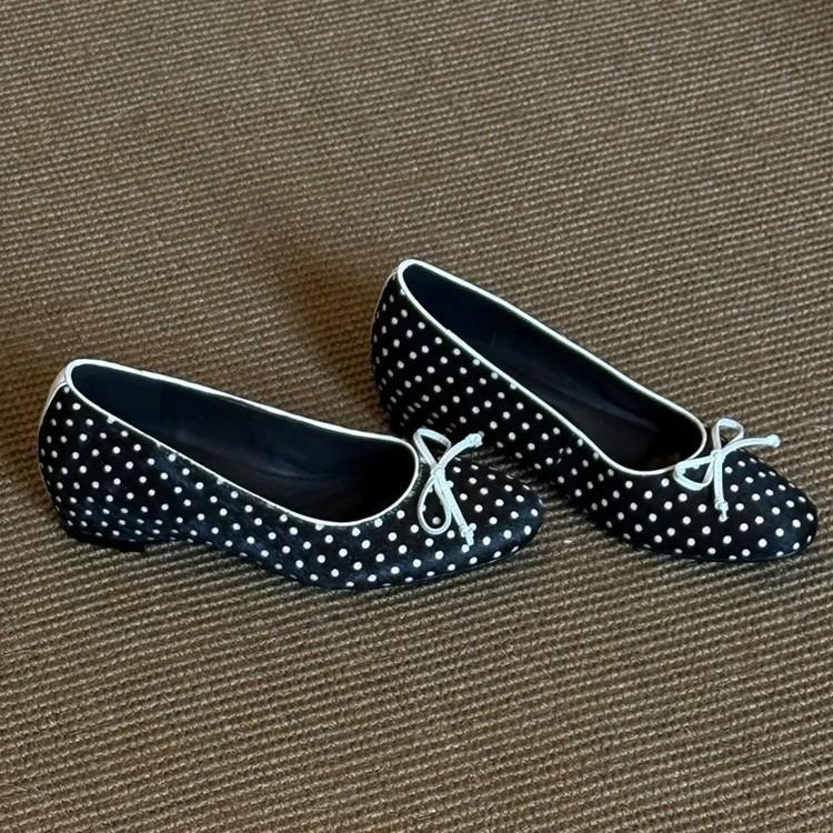 [Factory Spot] French with skirt, shallow mouth, square head, inner height increase, single shoes for women, small man, versatile, niche Mary