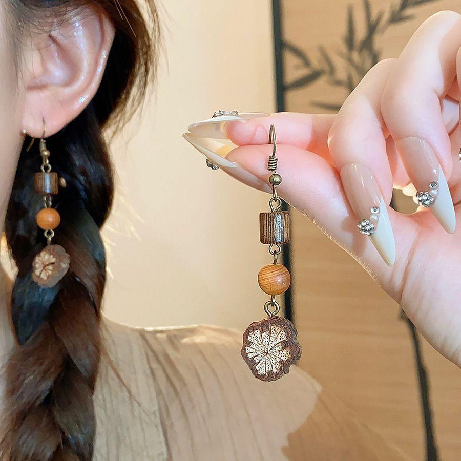 Náušnice s třásněmi ve tvaru kapky vody s dřevěnými korálky Silver Needle Etnický styl Retro Jednoduché puzetové náušnice Temperamentní náušnice Dámské Niche