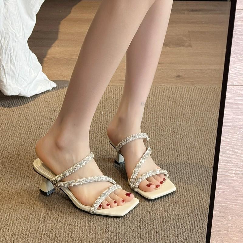 French beautiful high heels slippers women's summer wear 2025 new skirt thick heel silver sandals