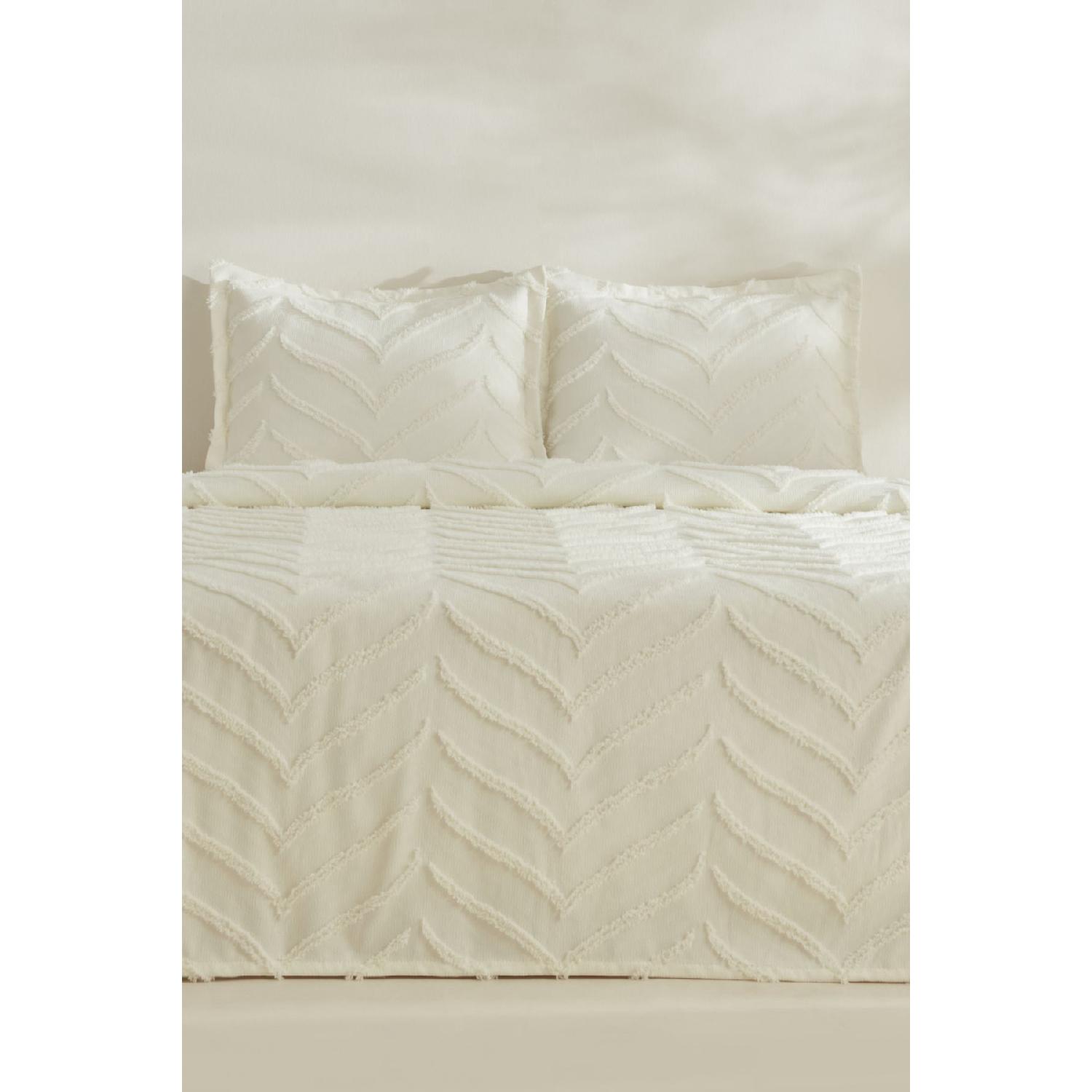 

Arlina Geo Ecru Double Bed Cover екрю