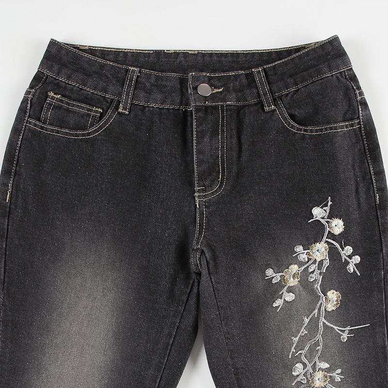 Women's Retro Low-Waist Flared Jeans with Floral Embroidery