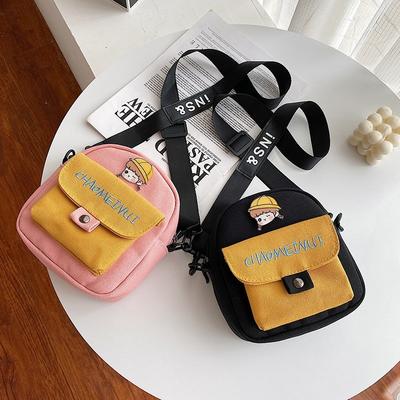 Children's Shoulder Bag, a New Canvas Bag, a Korean Version of the Fashionable Contrasting Color Shoulder Messenger Bag.