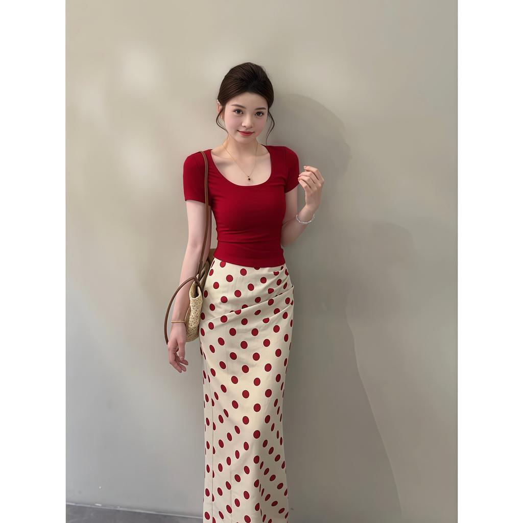 2026 summer new retro Hong Kong style polka dot red short-sleeved top with casual and thin skirt two-piece set