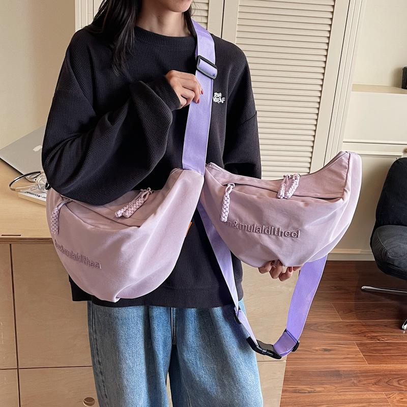 High-value casual new messenger bag women's 2025 commuting large-capacity fashion sports dumpling bag going out shoulder bag