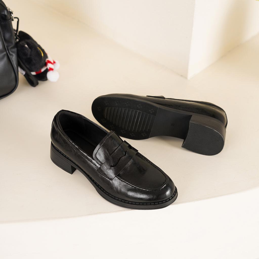 Cowhide Version! Low-soled Loafers for Women's 2025 Autumn and Winter New Versatile Commuting Lazy People Pedal Small Black Leather Shoes