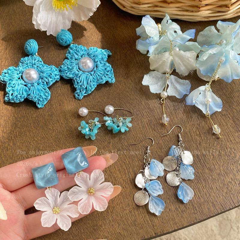 New blue flower fringed earrings, fresh niche design studs, women's summer vacation earrings