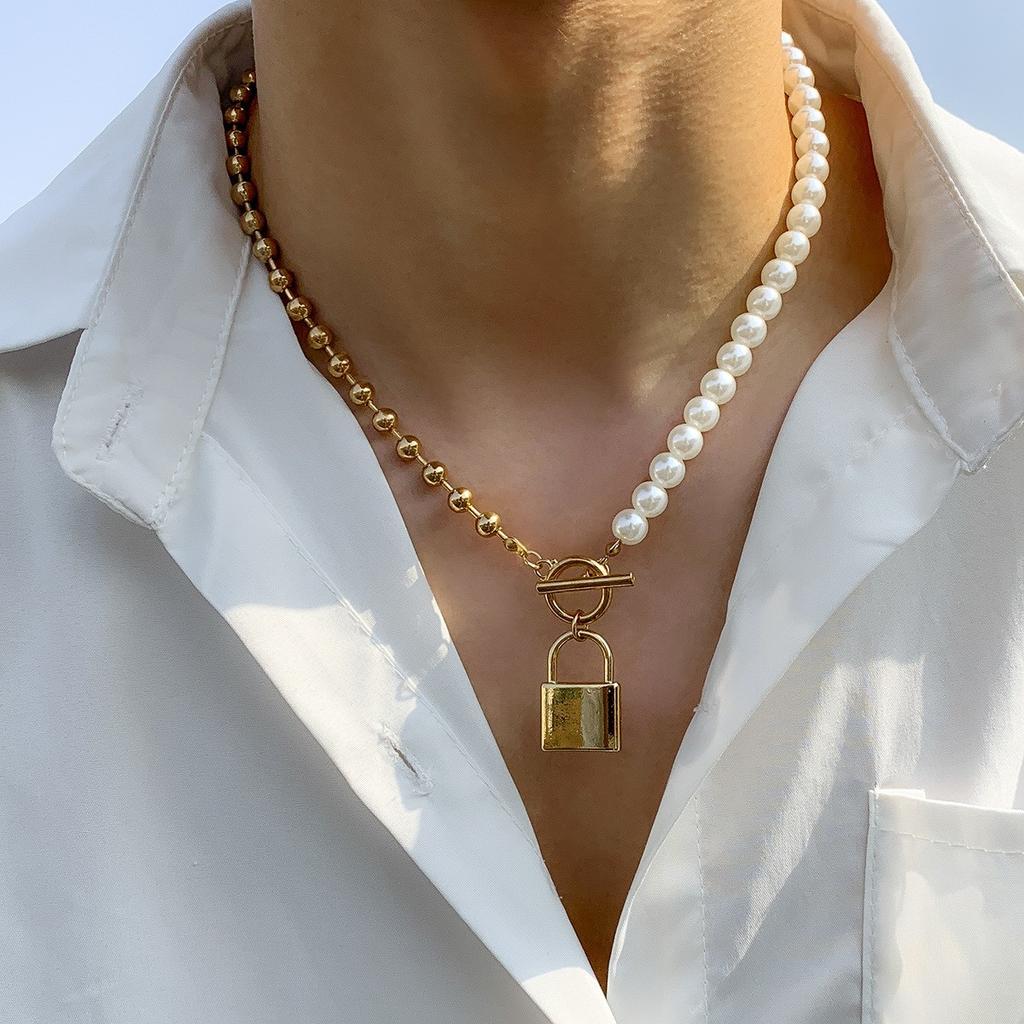 Simple Style Imitation Pearl Ot Buckle Necklace Women, Fashionable Metal Lock-Shaped Pendant Stacked Collarbone Chain