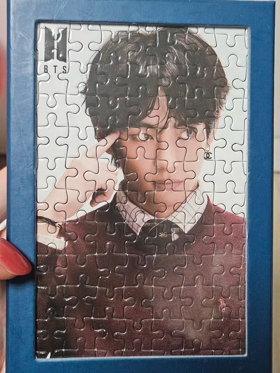 

[Б/У] BTS V (В Тэхён Тэ) Пазл 108 деталей