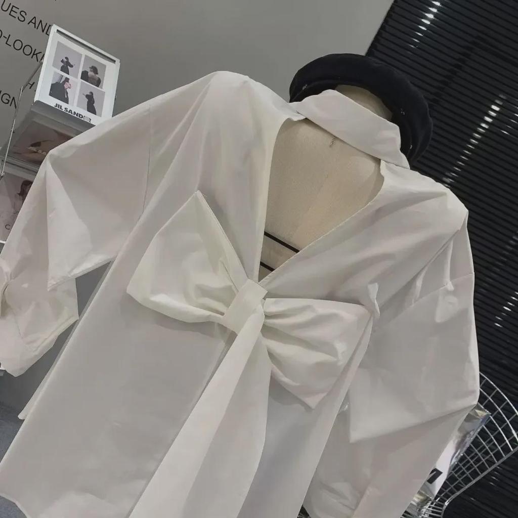 2024 Herbsthemd mit Fliege hinten: Schickes, vielseitiges Design