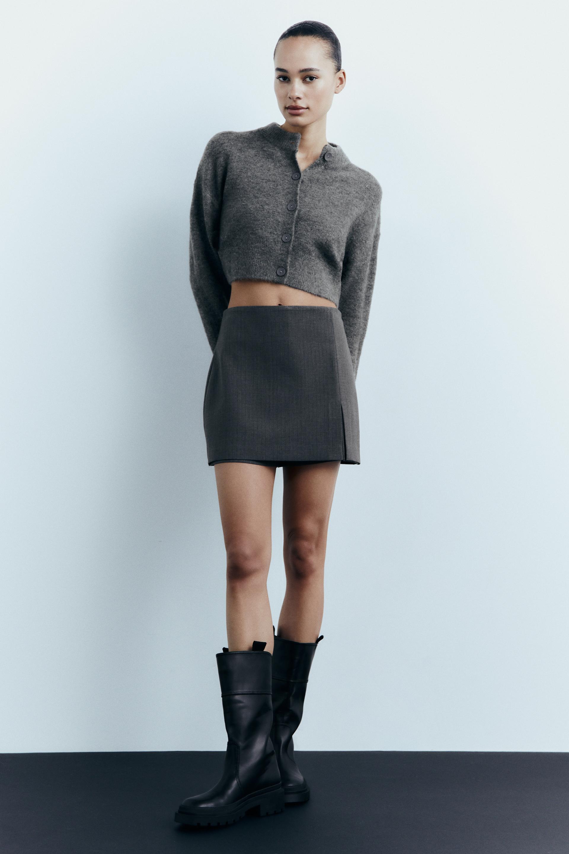 

БОТИНКИ НА ПЛОСКОЙ ПОДОШВЕ С ПРОРЕЗИНЕННОЙ ПОДОШВОЙ