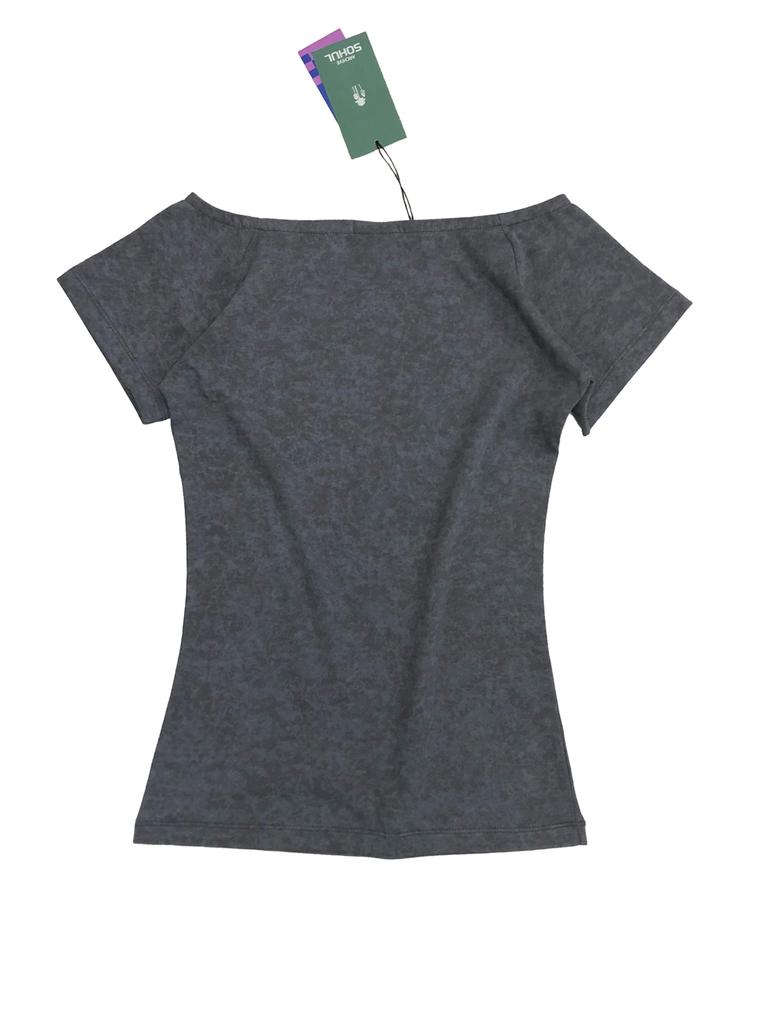 Soheul Mist Off-Shoulder Snap T (Charcoal)