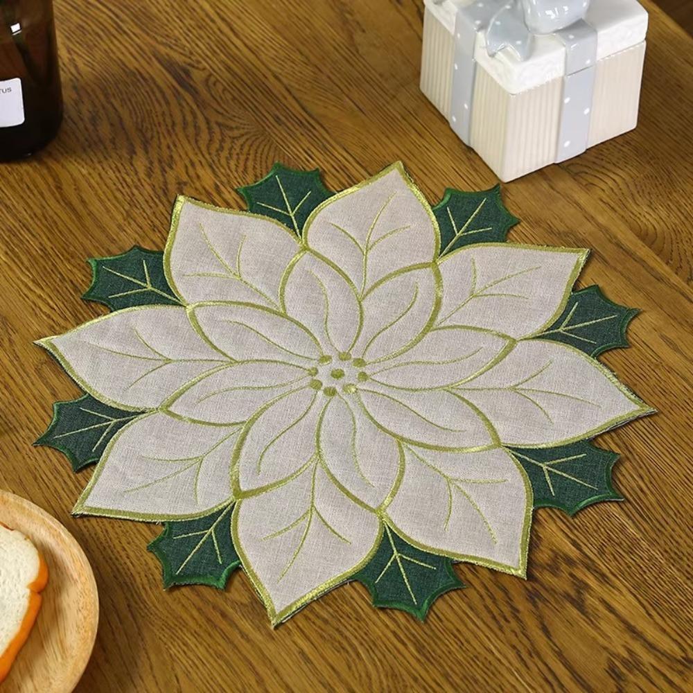

Embroidered Red Green Flower Placemats Scald Proof Holly Leaf Mat Gifts Poinsettia Table Placemat білий