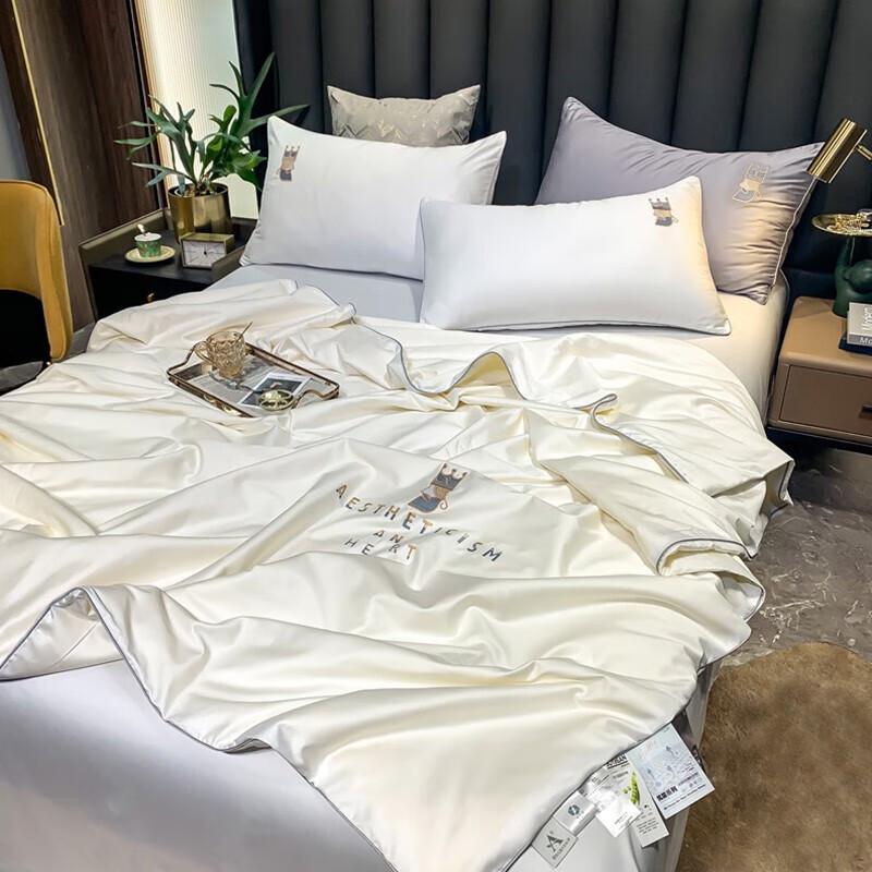 

Yiyiai 100S Austrian Soybean Summer Quilt