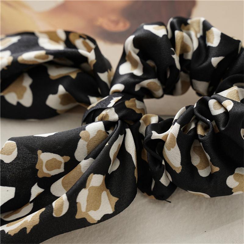 4pcs/Set Chic Leopard Print Satin Cloth Knotted Scrunchy for Women Girls Ponytail Holder Hair Scrunchies Ladies Hairbands