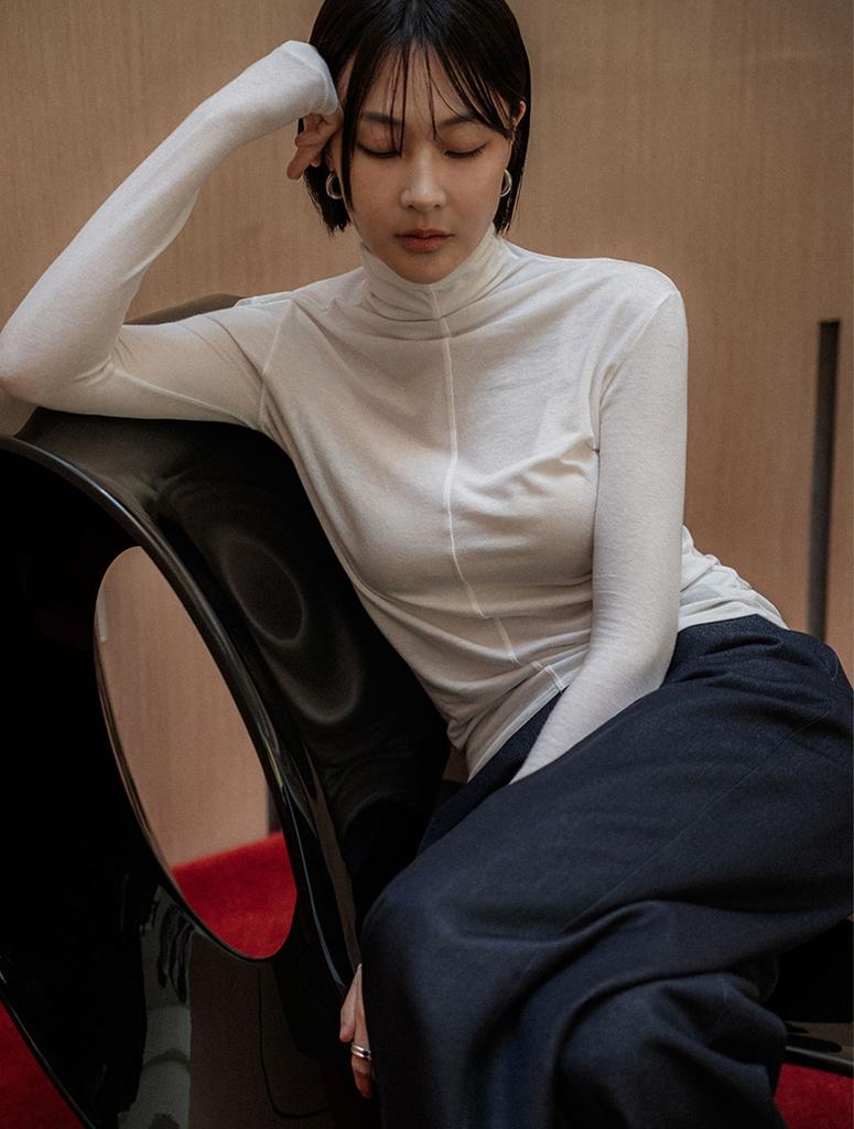 Memua Flex Lining Tencel Turtleneck (White)